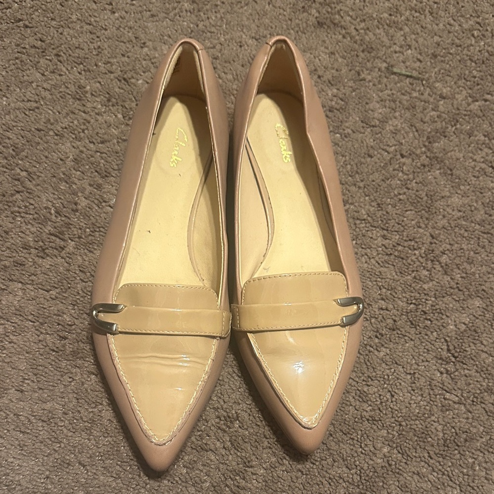 Clarks Women's Beige and Cream Flats